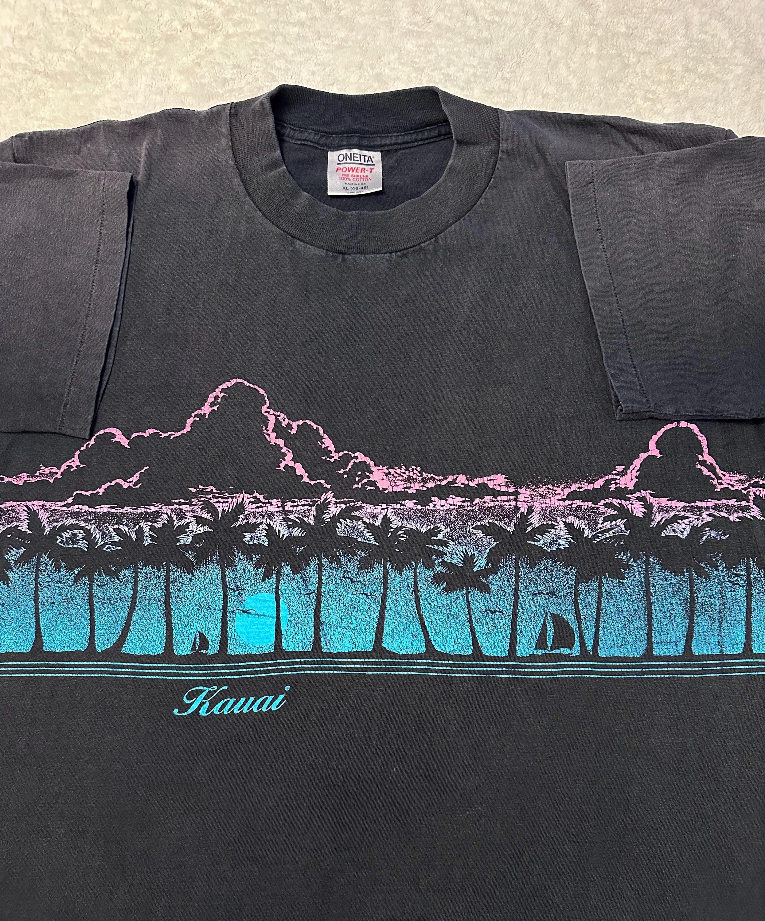 Vintage 1980s 1990s Kauai Hawaii All Over Print Hawaiian Graphic Art T Shirt XL Graphic Tee – Warm & Stylish · High-Quality Print