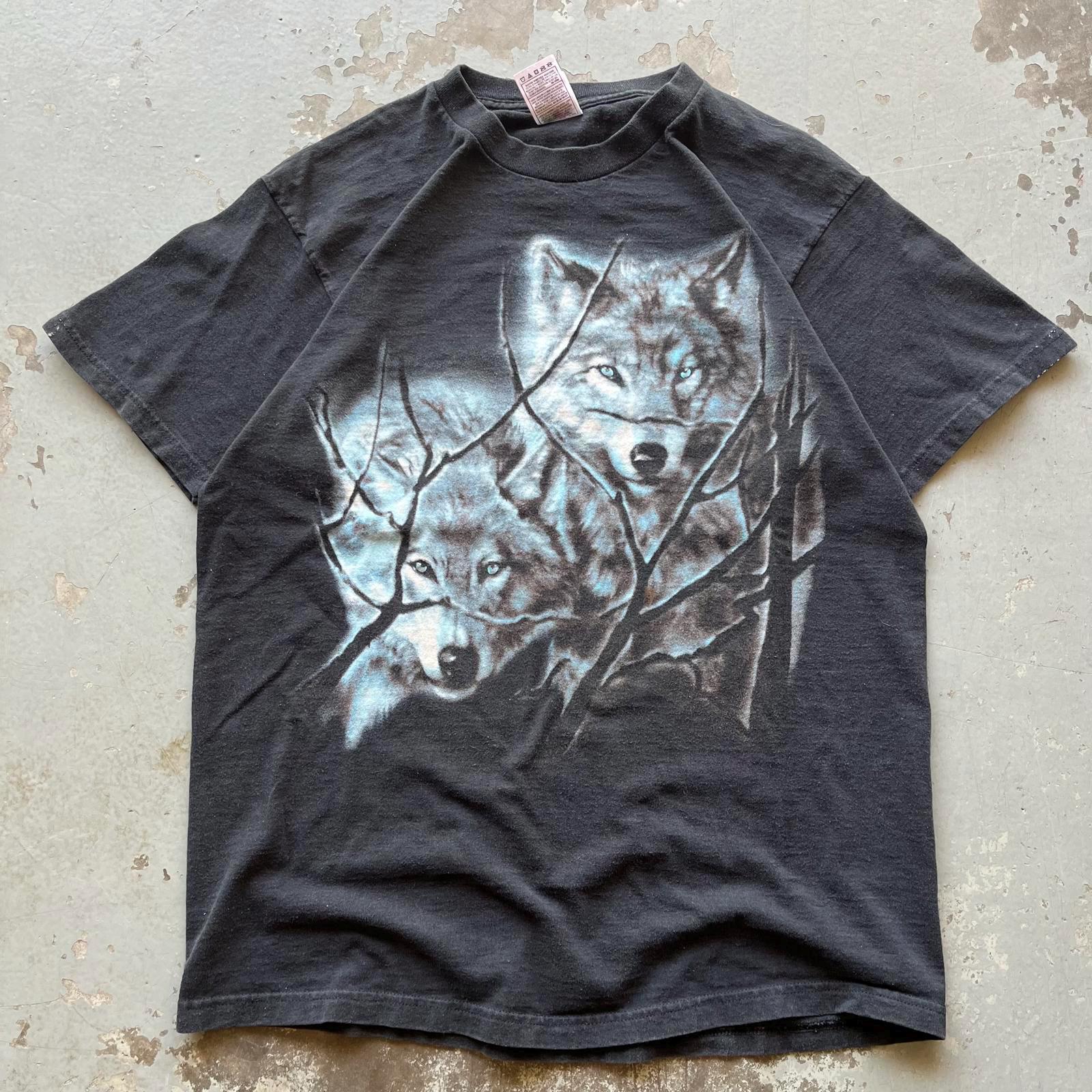 Vintage 90s Y2K Wolf Wolves Animal Nature Grunge Shirt Graphic Tee – Aesthetic Look · Perfect For Daily Wear
