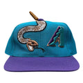 Vintage 90s MLB Drew Pearson Arizona Diamondbacks Snake Rattle Head Snapback Hat Graphic Tee – Fan Favorite · Great Gift For Fans