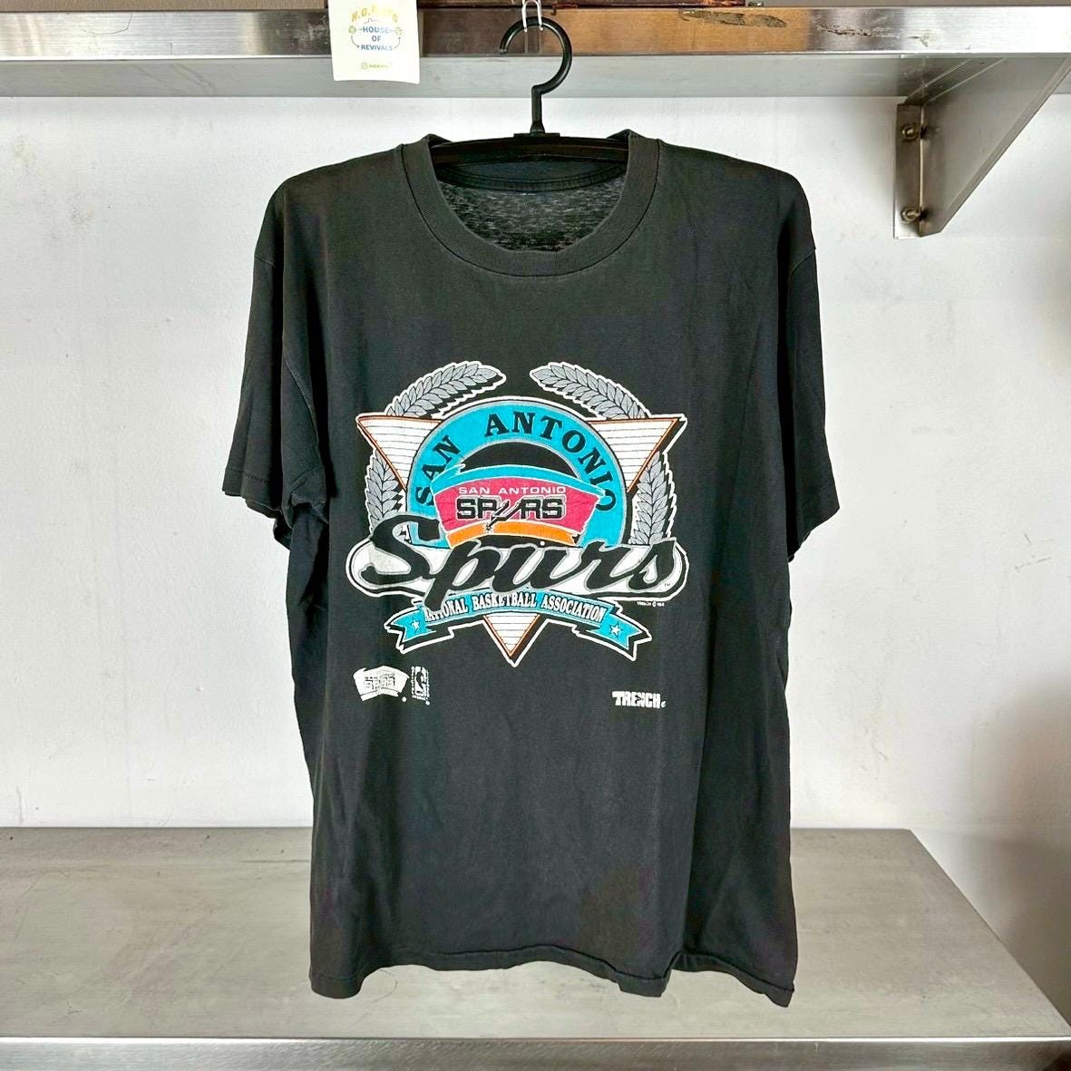 Vintage 1992 San Antonio Spurs Basketball NBA XL Single Stitch single stitch T shirt Vintage Basketball Tshirt Vintage NBA Tshirt Graphic Tee – Aesthetic Look · Must-Have Style