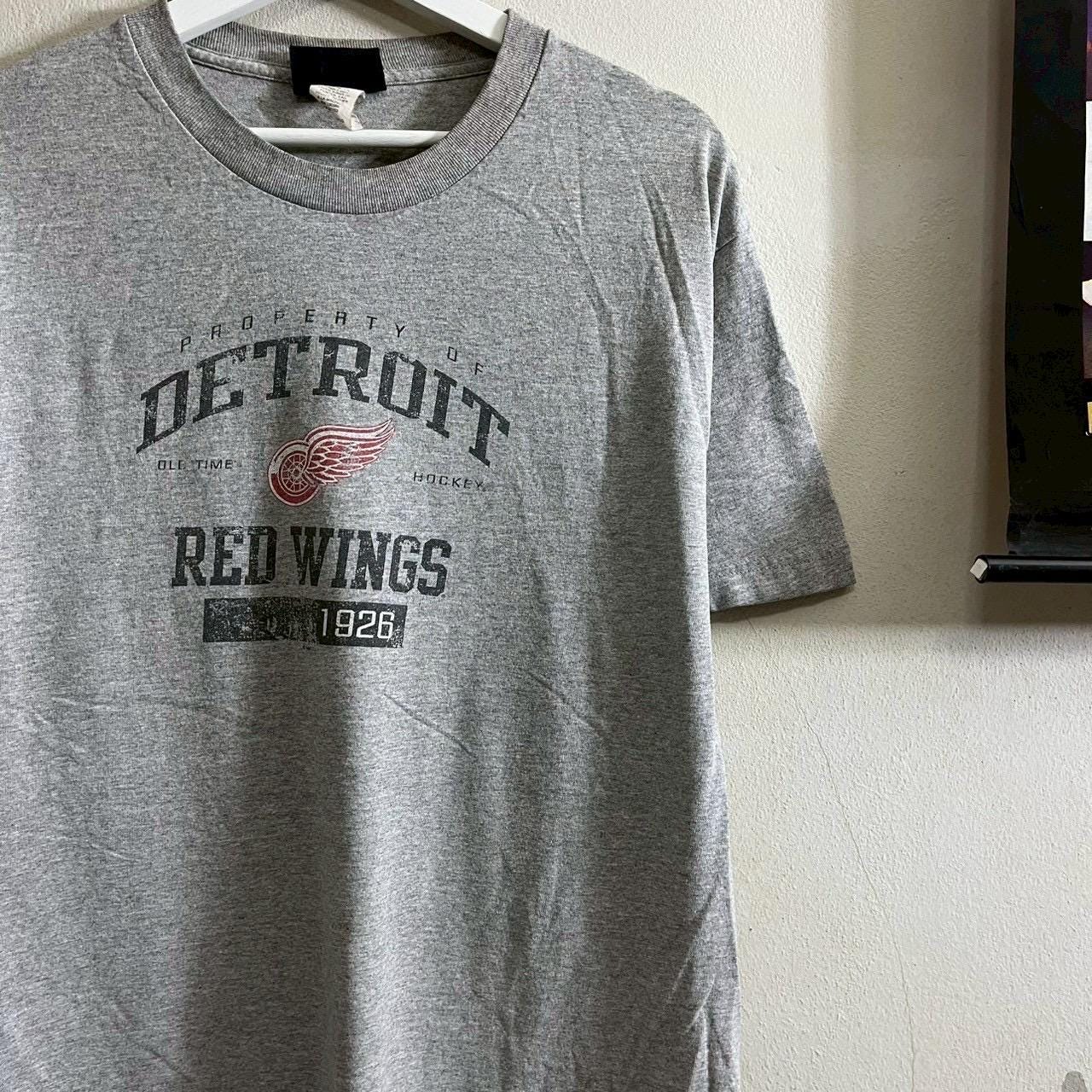 Vintage Detroit Red Wings T shirt size L Graphic Tee – Warm & Stylish · High-Quality Print