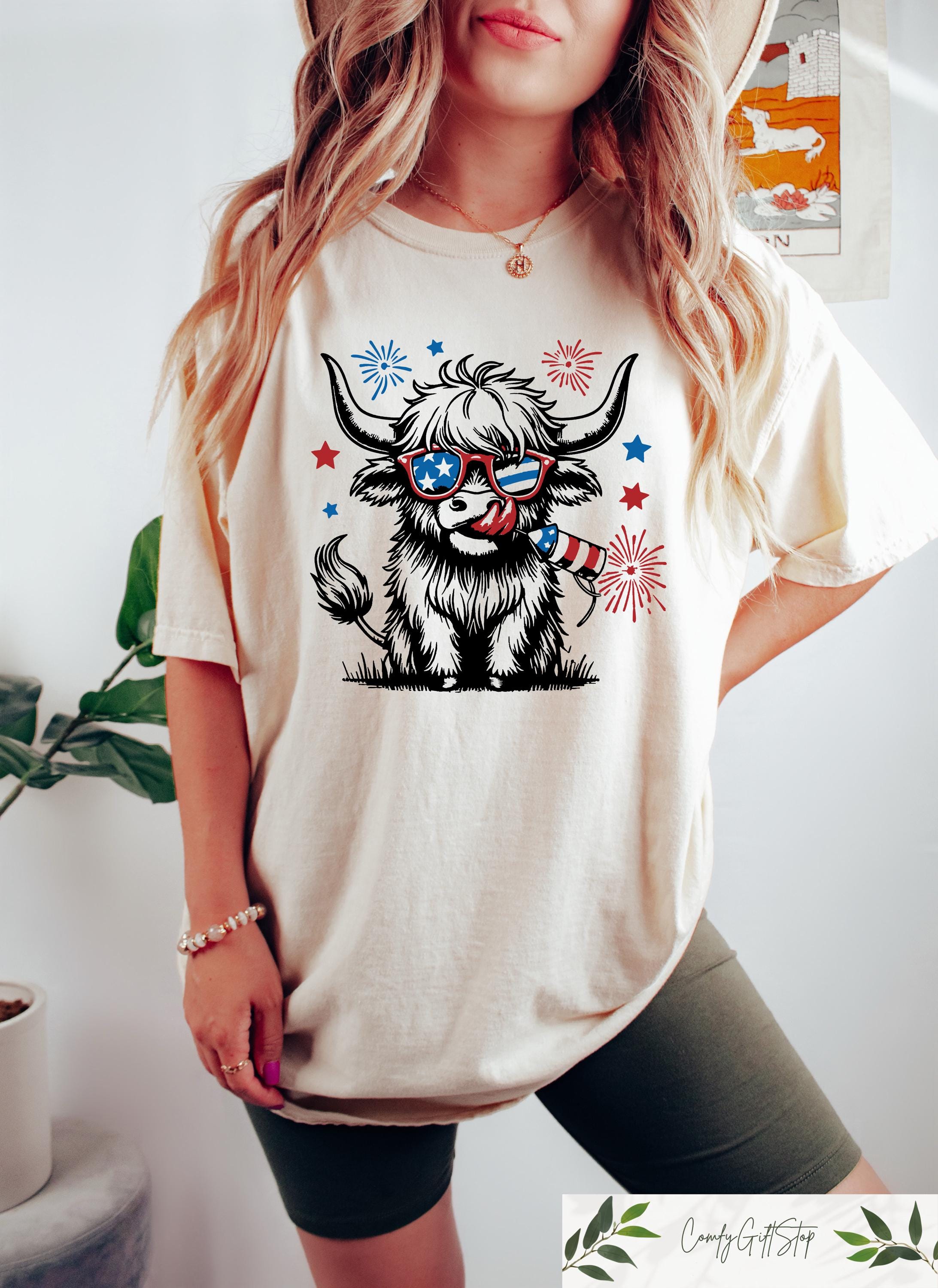 Retro Comfort 4th Of July Tshirt Fourth Of July Highland Cow Shirt American Mom Crewneck Patriotic Women Gift Independence Day Cow Shirt Graphic Tee – Easygoing Wear · Must-Have Style