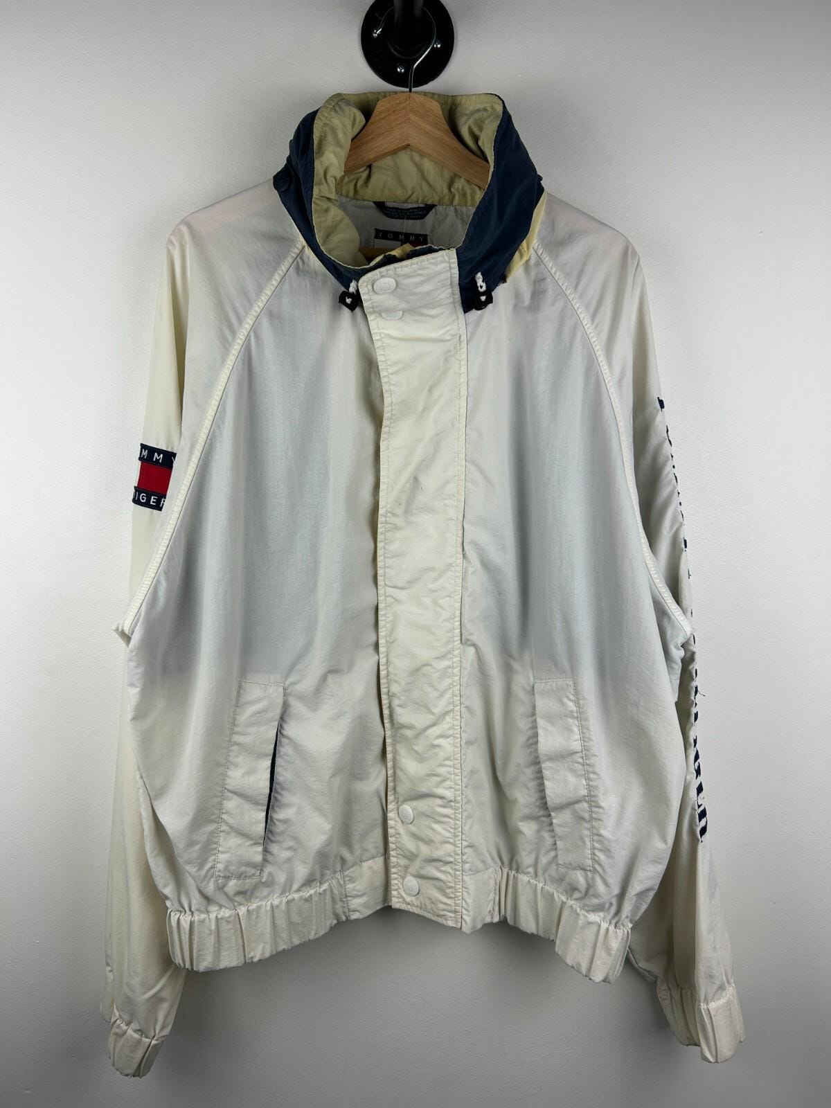 Vintage 90s Tommy Hilfiger Flag White Windbreaker Size XL Graphic Tee – Bold Style · Trending Graphic Apparel
