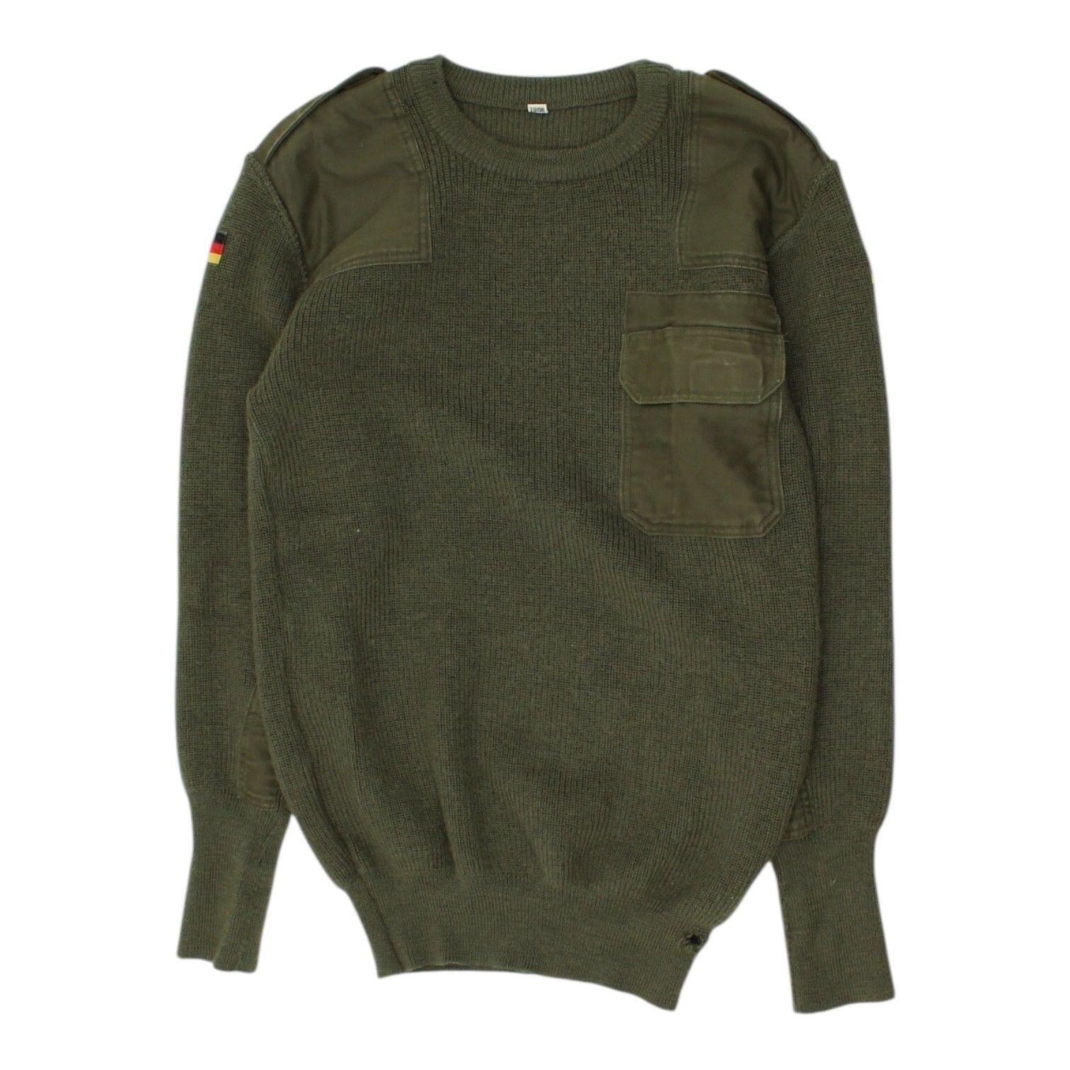 Military Mens Green Jumper Vintage Army Style Crew Neck Pullover Knit Sweater Graphic Tee – Aesthetic Look · Must-Have Style