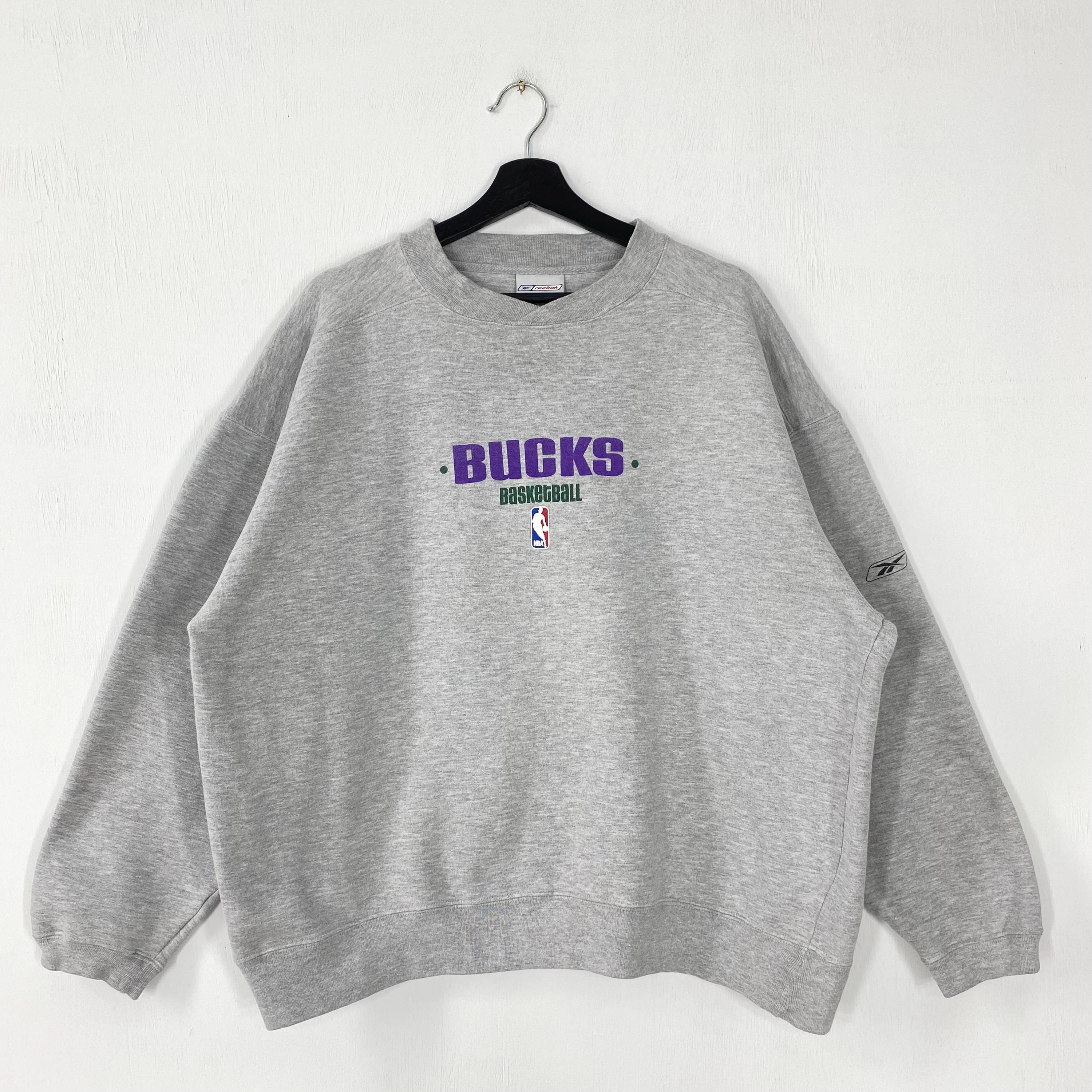 Vintage Milwaukee Bucks Sweatshirt Milwaukee Bucks Crewneck Bucks Sweater Pullover Sportswear NBA Milwaukee Bucks Print Logo Grey Large Sweatshirt – Warm & Stylish · Great Gift For Fans